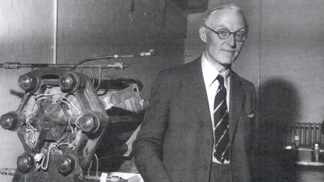 Blue plaque unveiled to honour engineer who developed revolutionary hydrogen fuel cell at Marshall